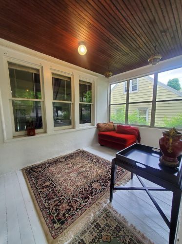 334 Albert St, Saint Paul, MN 55105-2401