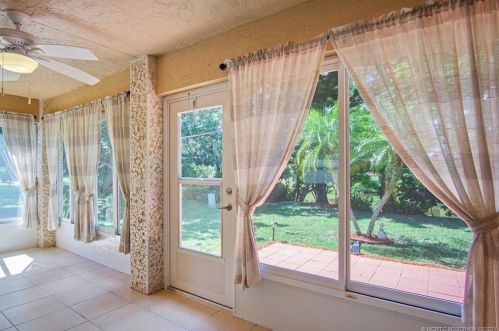 7 Huarte Way, Fort Pierce FL 34952-8517 exterior