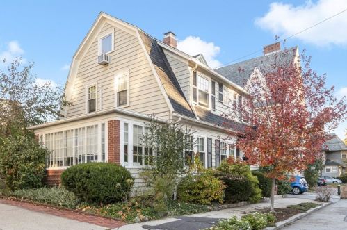 16 Adelphi Ave, Providence, RI 02906-4120