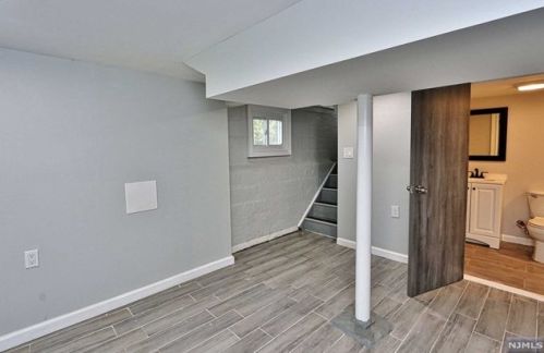 34 Enfield Ave, Montclair NJ 07042-3118 exterior