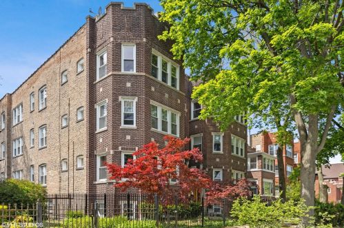 4630 Drake Ave, Chicago, IL 60625-5880