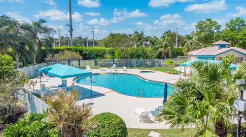 10865 Fillmore Dr, Boynton Beach FL 33437-3955 exterior