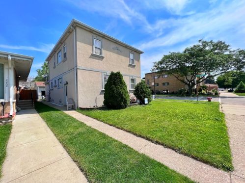 8234 Addison St, Chicago IL 60613-4344 exterior