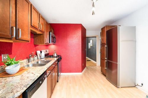 323 8th Ave, Duluth MN 55802-2606 exterior