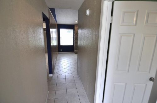 1909 Esplanade Cir, Austin TX  78727-4408 exterior