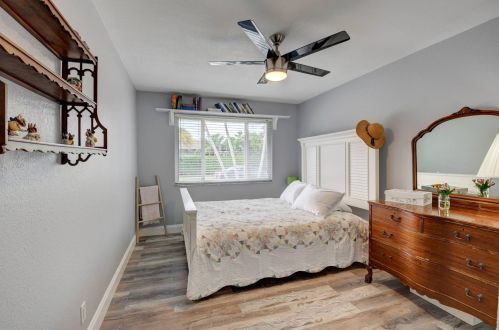 1499 17 St, Boca Raton FL 33486-6504 exterior