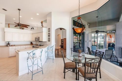 433 Pne Ave, Naples FL 34108-2354 exterior