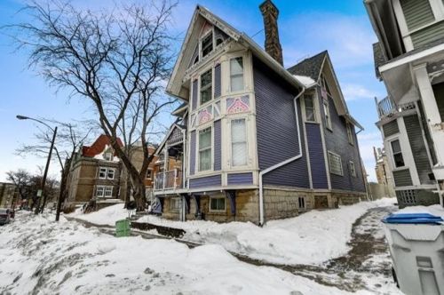 1119 Knapp St, Milwaukee, WI 53202-2828