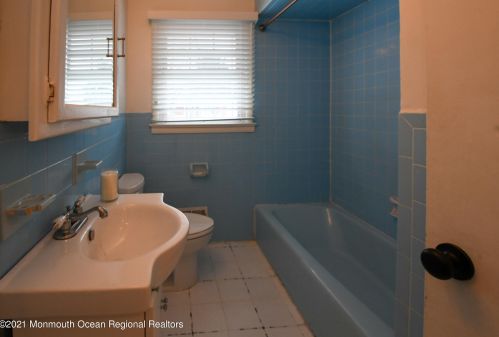 3225 Kickapoo Ave, Point Pleasant Beach NJ 08742-3429 exterior