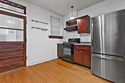 2219 Rosemont Ave, Chicago IL 60659-2195 exterior