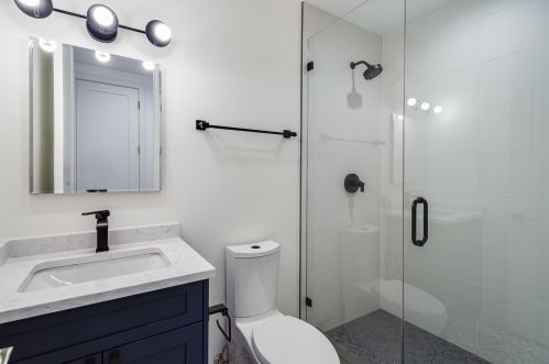 2608 Winona St, Chicago IL 60625-2506 exterior