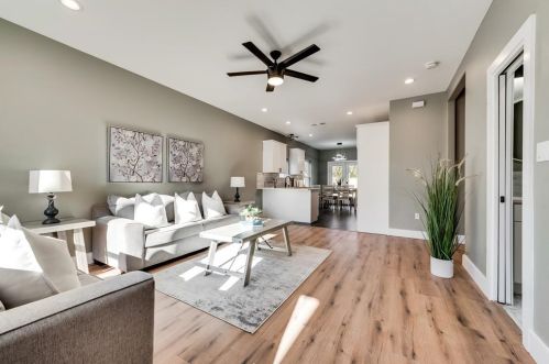 4547 Corregidor St, Dallas TX 75216-5015 exterior