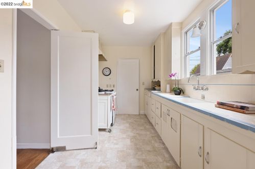 717 Adams, Berkeley CA 94706-1140 exterior