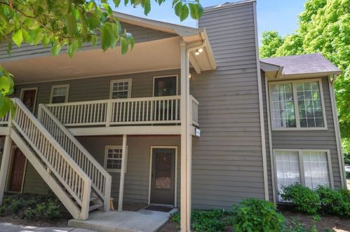 404 Country Park Dr, Smyrna, GA 30080-8218