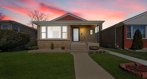 3352 85th St, Chicago, IL 60652-3729