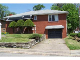 1183 Brintell St, Pittsburgh, PA 15201-1639