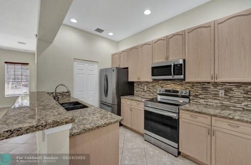 2401 7 St, Boynton Beach FL 33426-8783 exterior