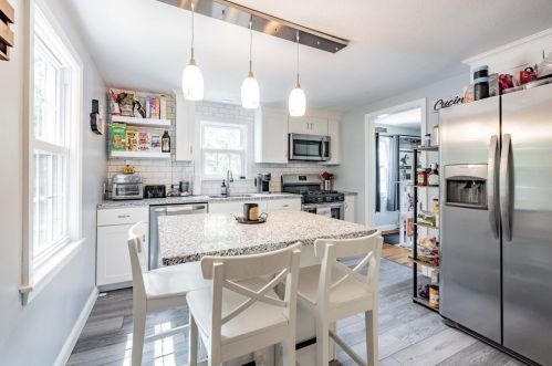 120 Patricia Cir, Springfield MA  01119-2227 exterior