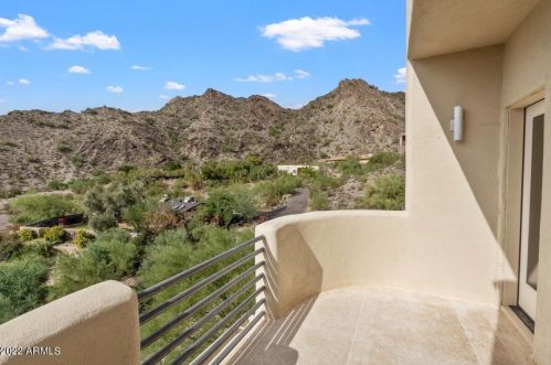 1825 Cinnabar Ave, Phoenix AZ  85020-1916 exterior