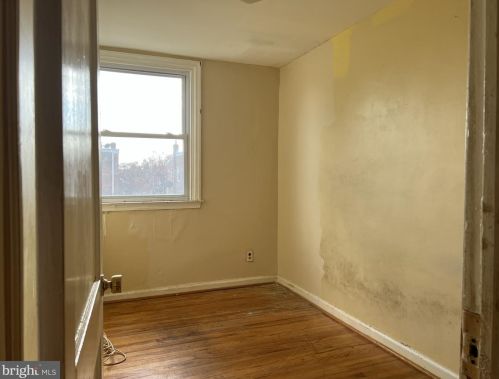 610 Longshore Ave, Philadelphia PA 19111-4423 exterior