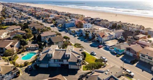 4534 Ln Brea St, Oxnard CA 93035-3931 exterior