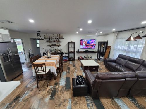 264 Todd Ave, Fort Pierce FL  34983-3137 exterior