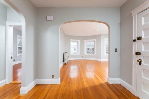 57 Pleasant St, Brookline, MA 02446-3723