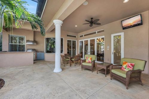 14705 Beaufort Cir, Naples FL 34119-4829 exterior