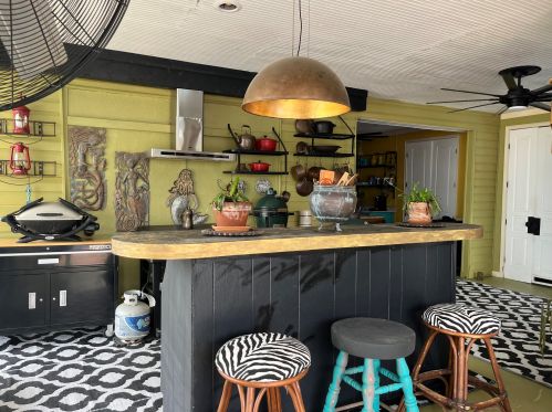 4552 Bayside Dr, Milton FL 32583-8436 exterior