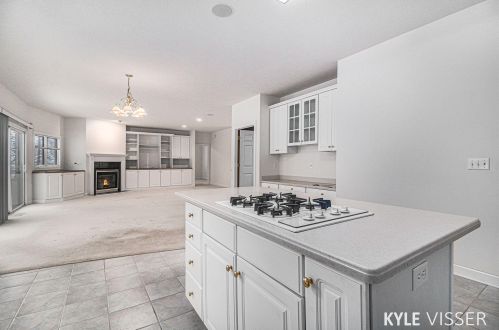 2798 Pinesboro Dr, Grand Rapids MI 49525-7507 exterior