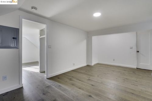 2043 Emerson St, Berkeley CA 94705-1813 exterior