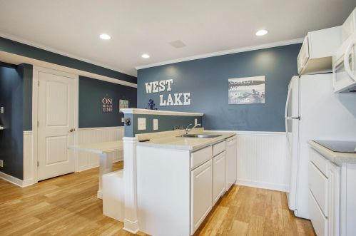 1216 Frst Dr, Kalamazoo MI 49002-6318 exterior