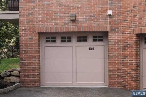 200 Laird Ave, Cliffside Park NJ  07010-1266 exterior