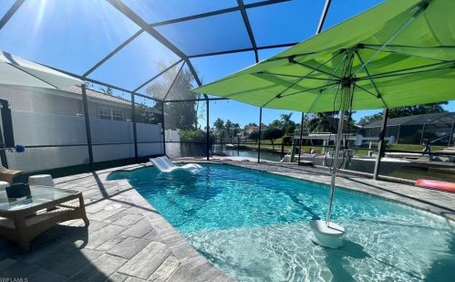 2120 Sandpiper St, Naples FL 34102-1505 exterior