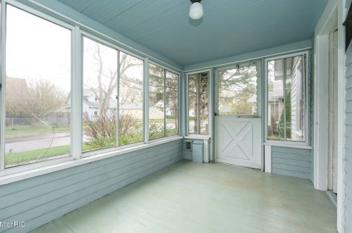 2141 Amherst Ave, Kalamazoo, MI 49008-3935