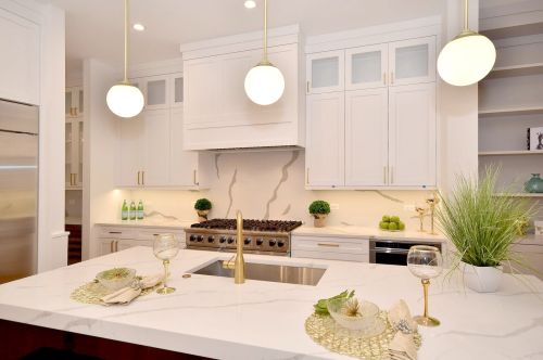 4841 Oakley Ave, Chicago IL 60659-5208 exterior