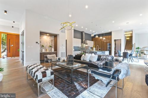 6160 Hardy Dr, Mc Lean VA 22101-3112 exterior