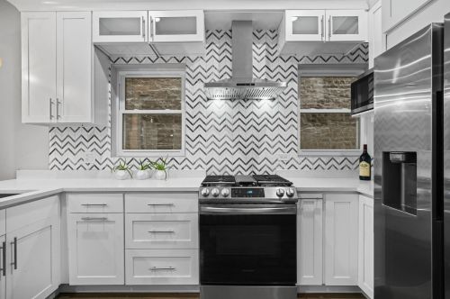 1933 Ohio St, Chicago IL 60624-1047 exterior