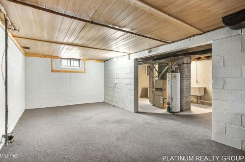 3013 Roosevelt Rd, Meskegon MI 49441-3905 exterior