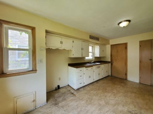 3276 45th St, Milwaukee WI  53219-4815 exterior