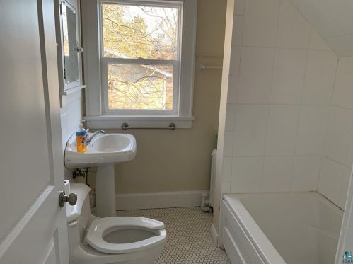 2873 Wicklow St, Duluth MN 55806-1431 exterior