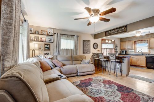 3221 98th St, Milwaukee, WI 53227-4211