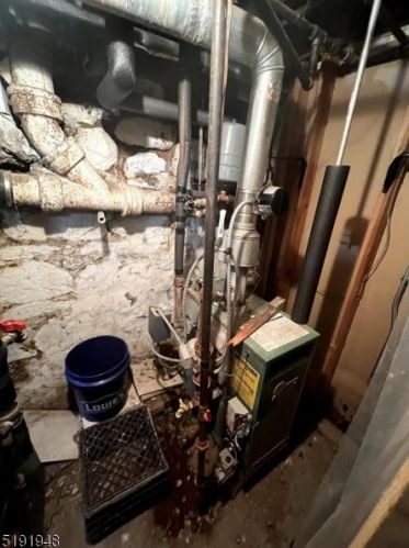 22 Seeley St, Paterson NJ 07501-3112 exterior