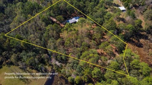 4 Pinewood Dr, Defuniak Springs FL 32433-4537 exterior