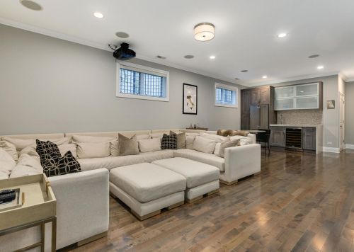 4147 Damen Ave, Chicago IL 60618-3045 exterior