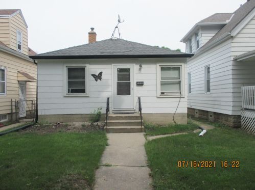 5440 39th St, Milwaukee, WI 53209-4612