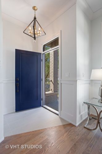 4147 Calumet Ave, Chicago, IL 60653-2612