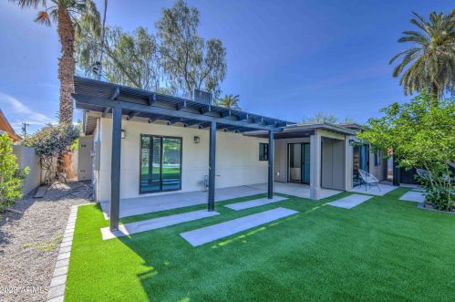 4043 44th Pl, Phoenix AZ  85018-5401 exterior