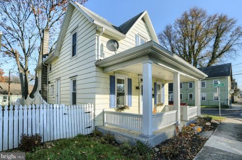 302 2nd St, Hummelstown PA  17036-1709 exterior