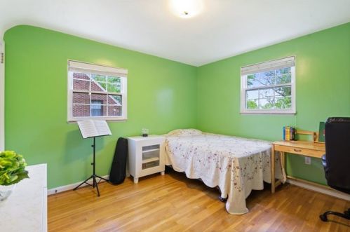 1152 Pinewood Dr, Pittsburgh PA 15243-1810 exterior